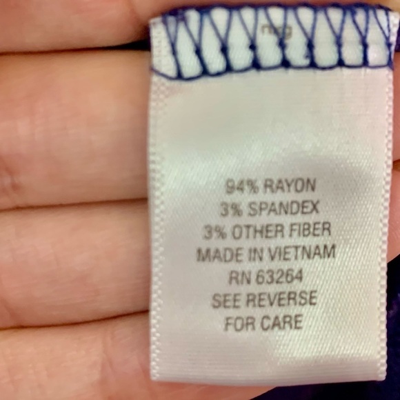 Sunday Shirt Small Navy Blue Cold Shoulder Short Sleeved Top Rayon/Spandex EUC - Picture 8 of 16